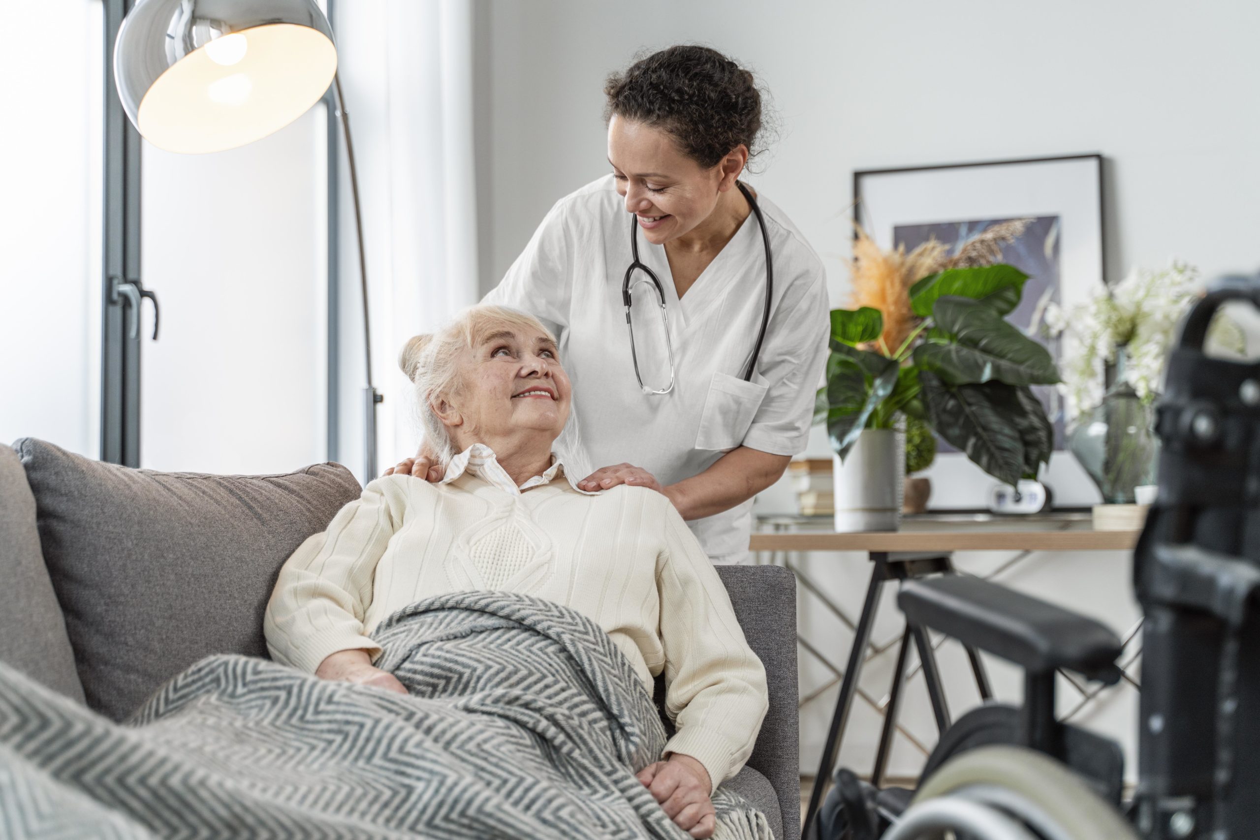 senior-woman-talking-with-her-doctor (1)